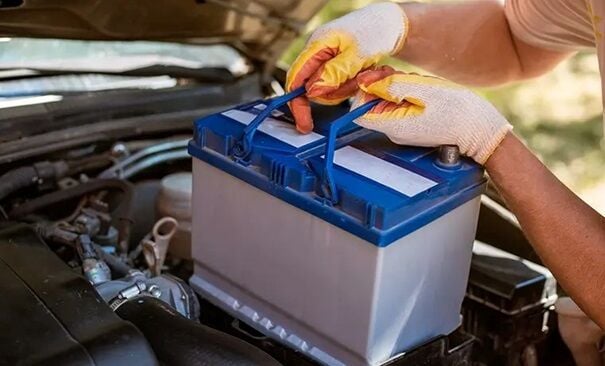 BMW Akü Ne Zaman Değişir? 