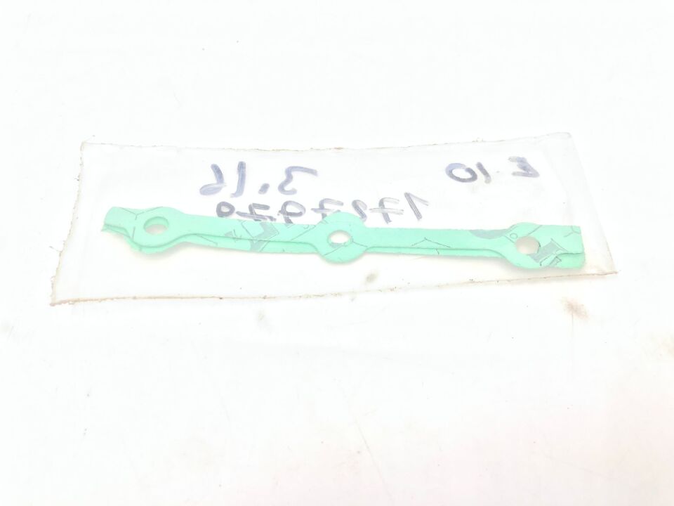 BMW 3 SERİSİ ÖN KAPAK CONTASI ÜST - KISA - 2 PARÇA E21.E30.M10 YAN SANAYİ