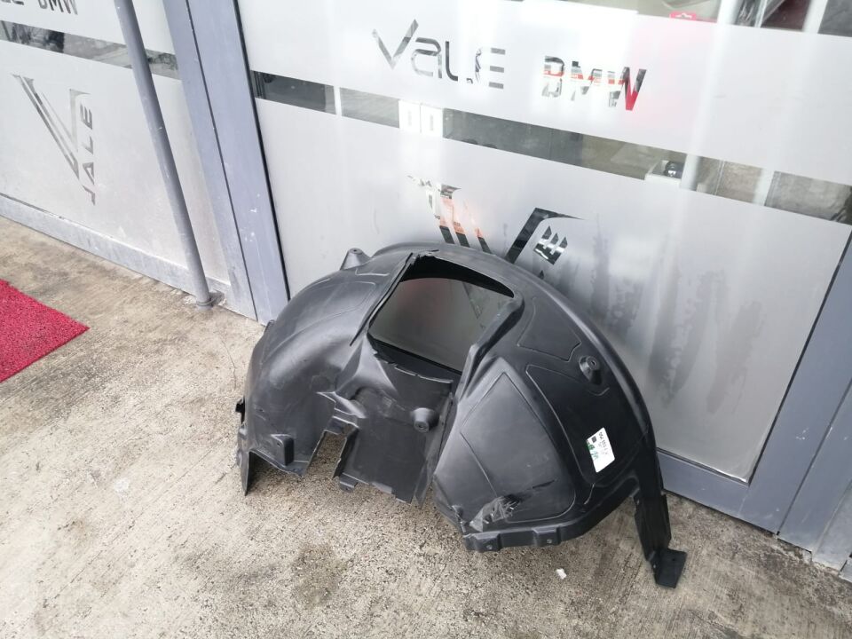 BMW 5 SERİSİ ÖN ÇAMURLUK DAVLUMBAZI - R - TAYVAN E60.E61 YAN SANAYİ