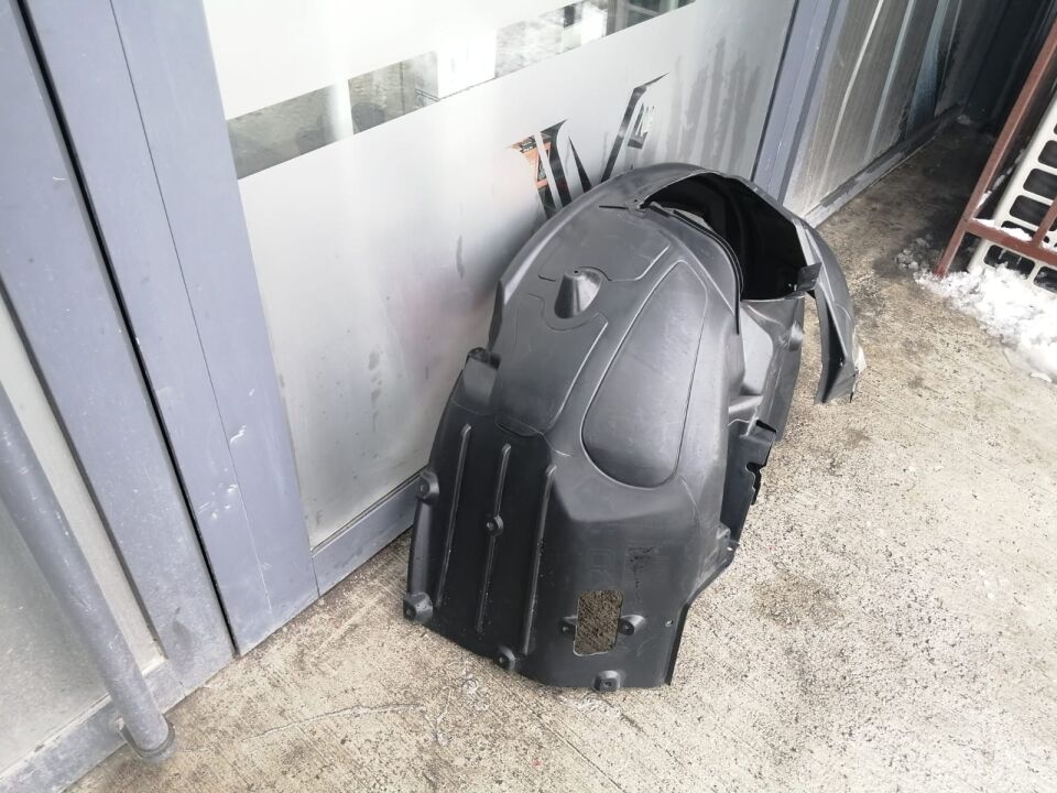 BMW 5 SERİSİ ÖN ÇAMURLUK DAVLUMBAZI - R - TAYVAN E60.E61 YAN SANAYİ