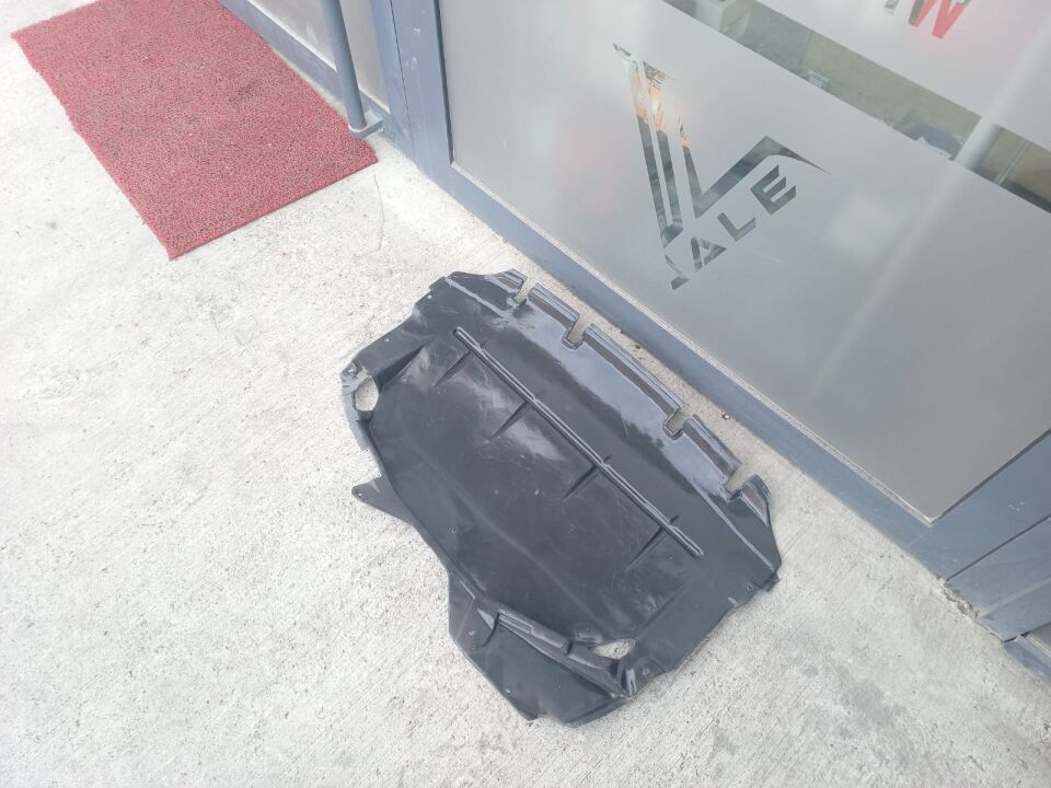 BMW 5 SERİSİ MOTOR ALT MUHAFAZA BAKALİTİ E39.M52.M54 YAN SANAYİ