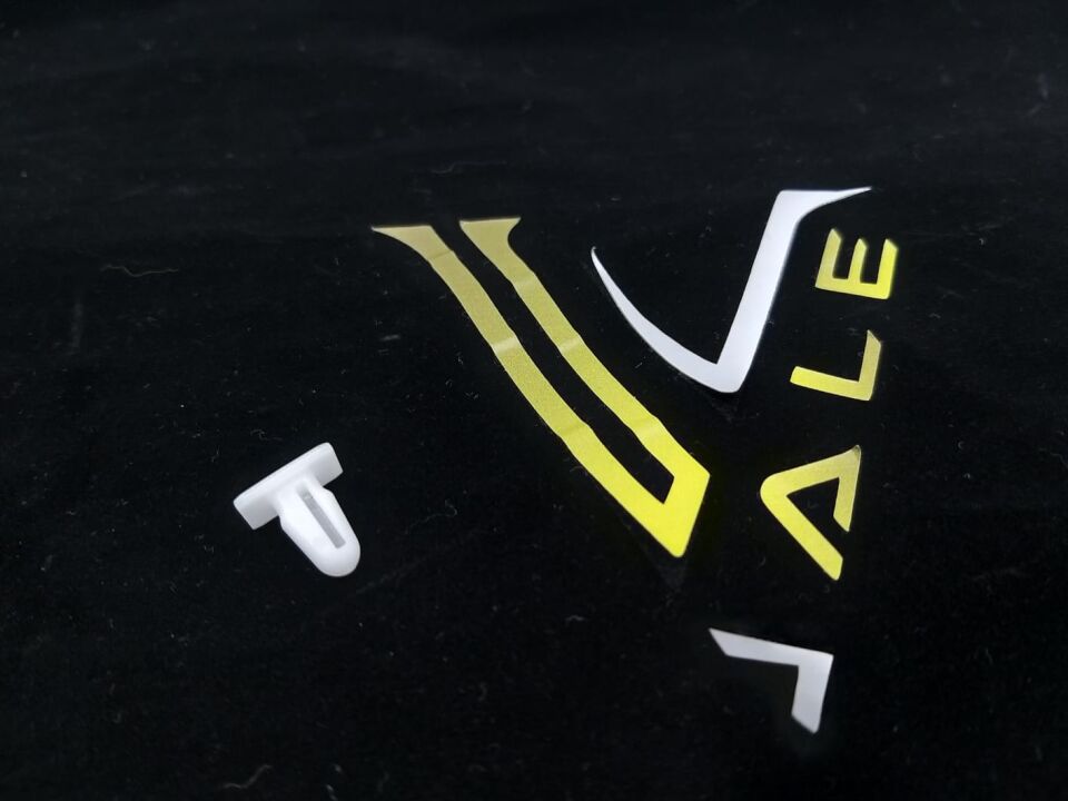 BMW 3 - 5 SERİSİ MARŞBİYEL KAPLAMA KLİPSİ E30.E46.E39.E60.E34.E36 10 LU YAN SANAYİ