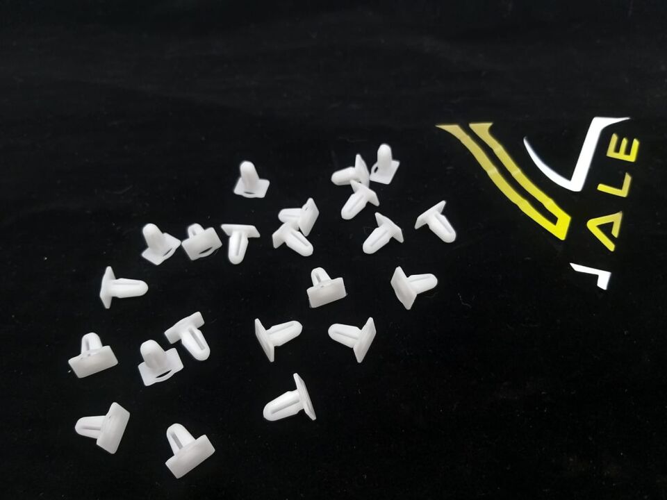 BMW 3 - 5 SERİSİ MARŞBİYEL KAPLAMA KLİPSİ E30.E46.E39.E60.E34.E36 10 LU YAN SANAYİ