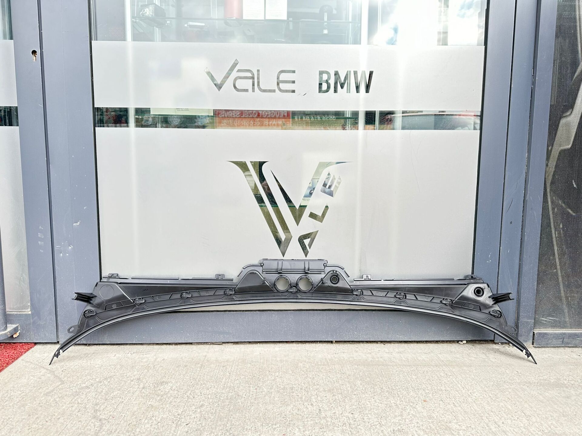 BMW 1 SERİSİ CAM ÖN IZGARASI BAKALİTİ F20 YAN SANAYİ