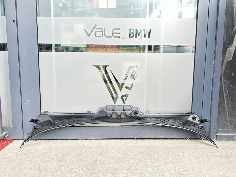 BMW 1 SERİSİ CAM ÖN IZGARASI BAKALİTİ F20 YAN SANAYİ