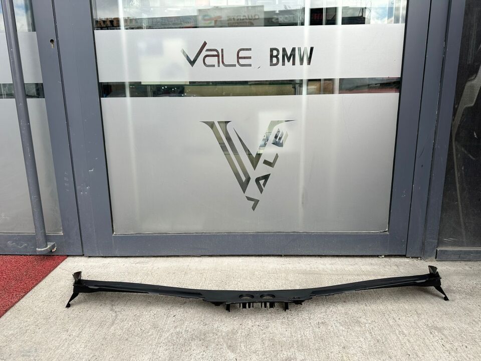 BMW 1 SERİSİ CAM ÖN IZGARASI BAKALİTİ F20 YAN SANAYİ