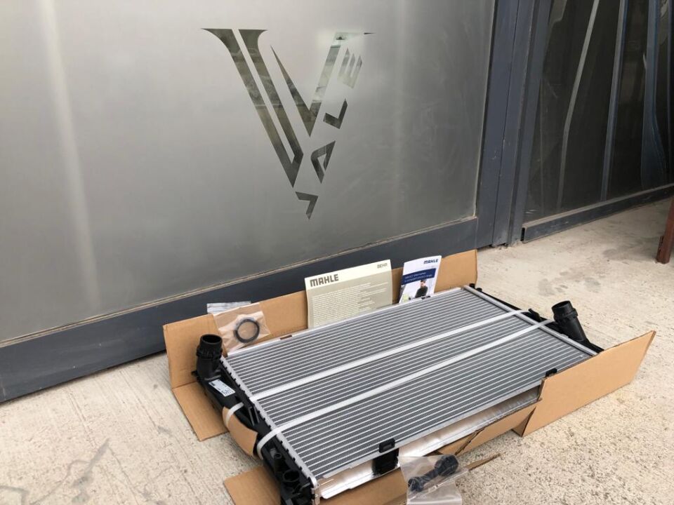 BMW 1-3 SERİSİ SU RADYATÖRÜ E87.E90.18d.20d BEHR