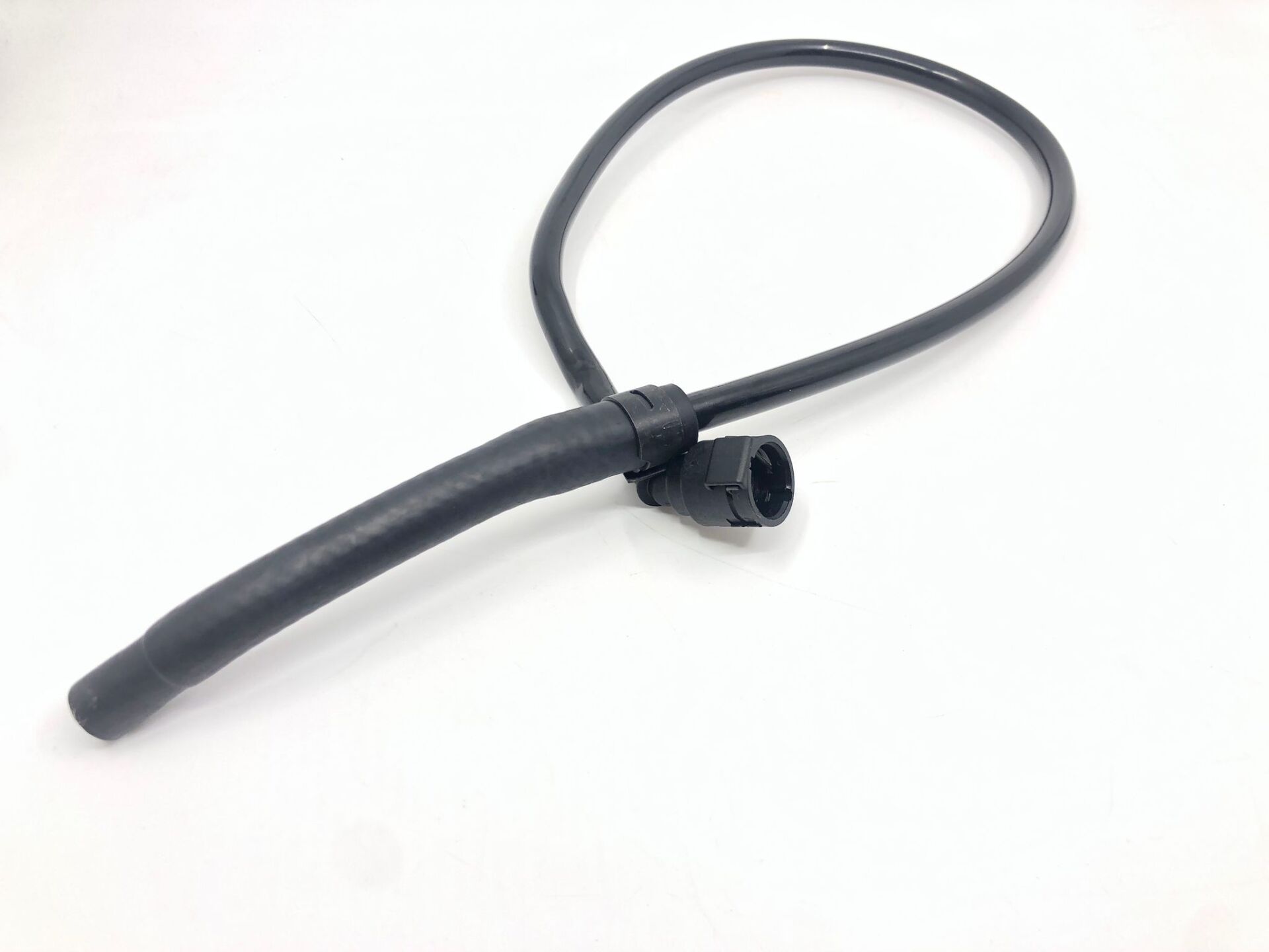 BMW 5 SERİSİ RADYATÖR SU DEPO HORTUMU F10 520İ YAN SANAYİ