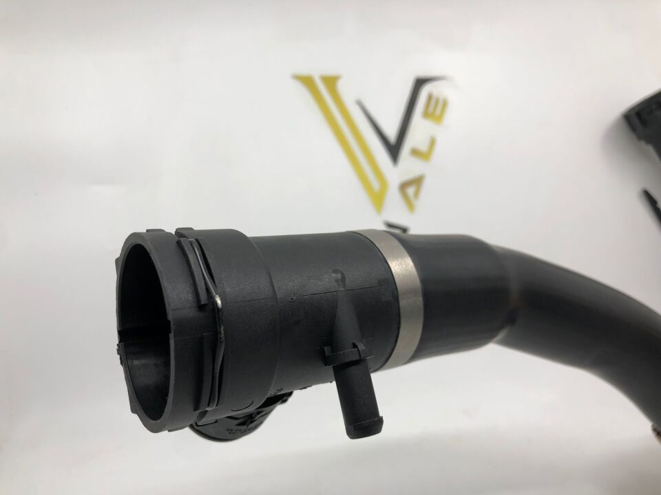 BMW 1-3-4 SERİSİ RADYATÖR ÜST HORTUMU F20.F30.F36.F32 YAN SANAYİ