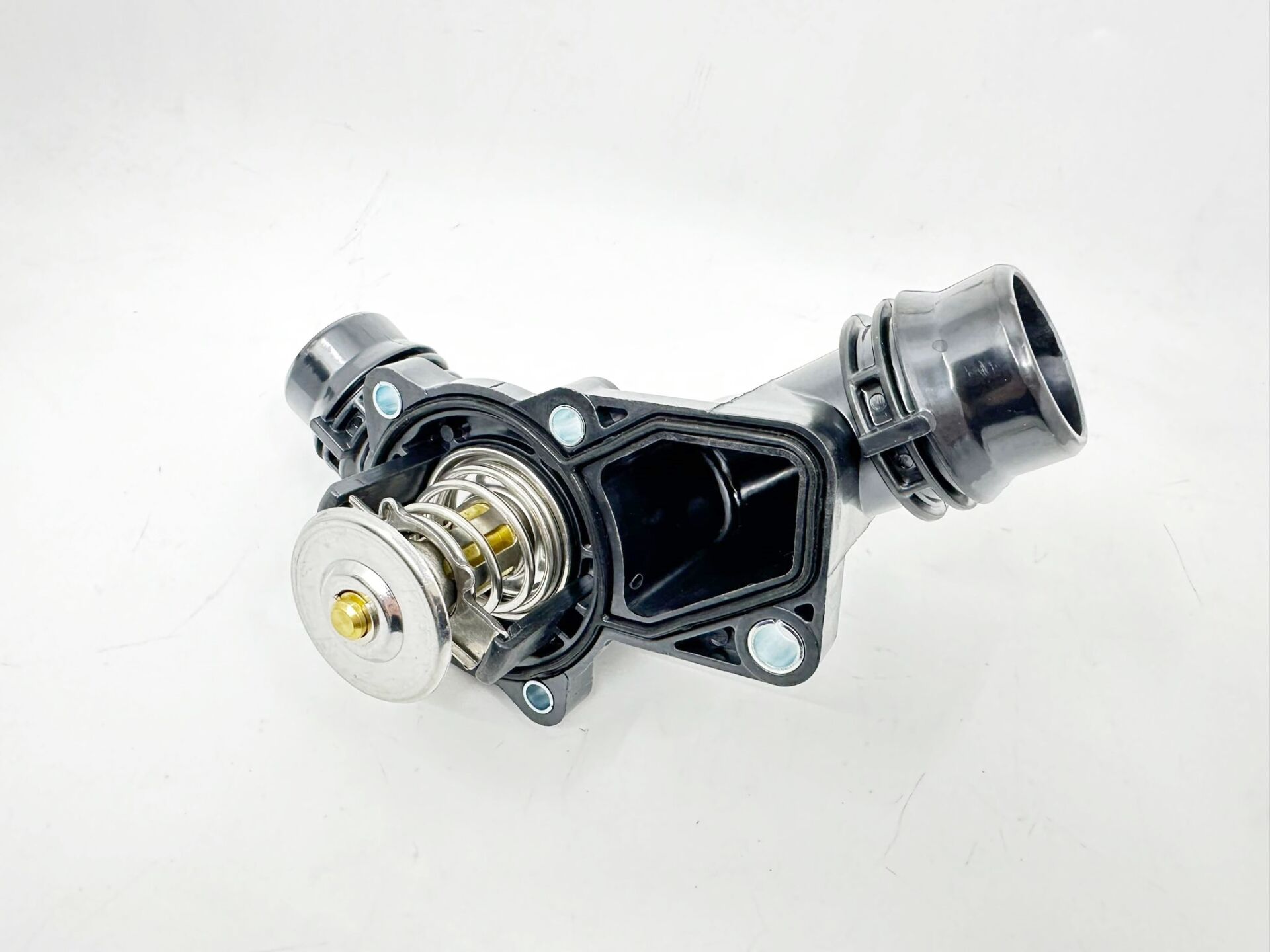 BMW 3-5 SERİSİ MOTOR TERMOSTATI M54.E39.E46.E60 YAN SANAYİ