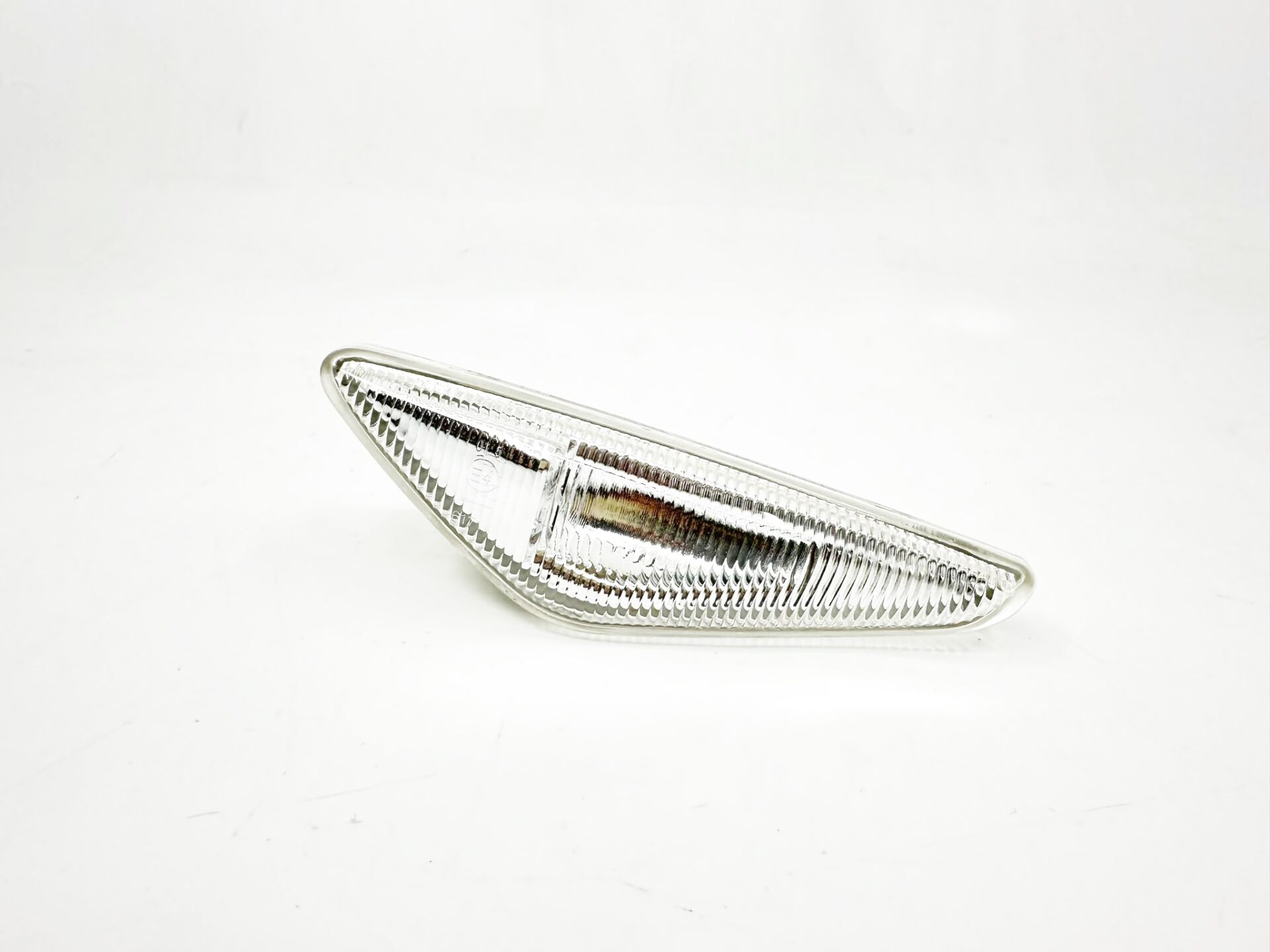 BMW X5 -X3 SERİSİ ÖN ÇAMURLUK SİNYALİ - L - BEYAZ E70.F25 YAN SANAYİ