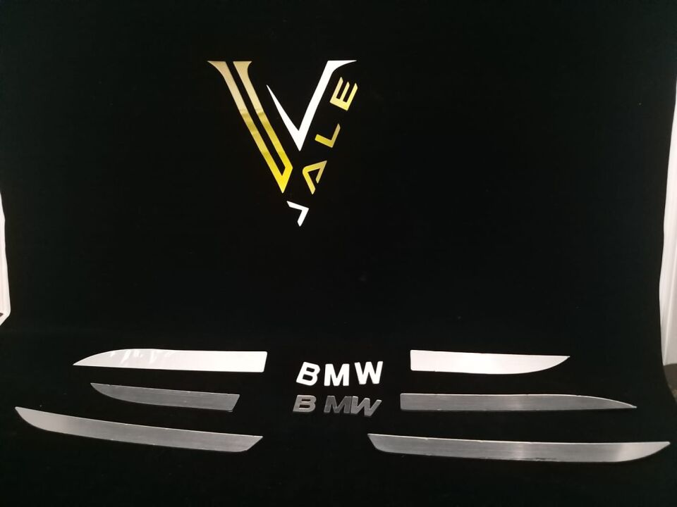 BMW 5 SERİSİ KAPI ALT EŞİĞİ KAPLAMA EŞİK YAZILARI BMW F10. YAN SANAYİ