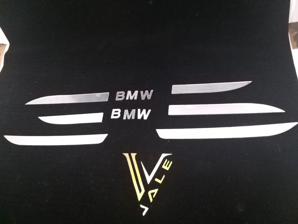 BMW 5 SERİSİ KAPI ALT EŞİĞİ KAPLAMA EŞİK YAZILARI BMW F10. YAN SANAYİ