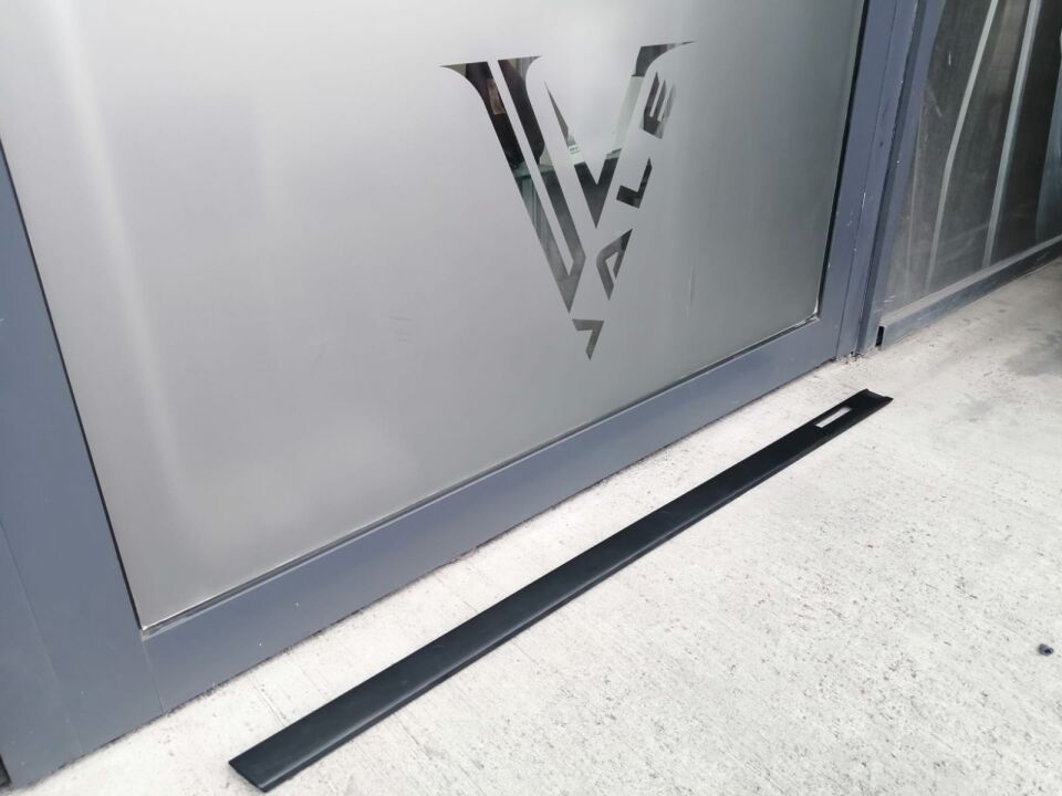 BMW 3 SERİSİ KAPI ÇITASI  - R - M - E36/2 YAN SANAYİ