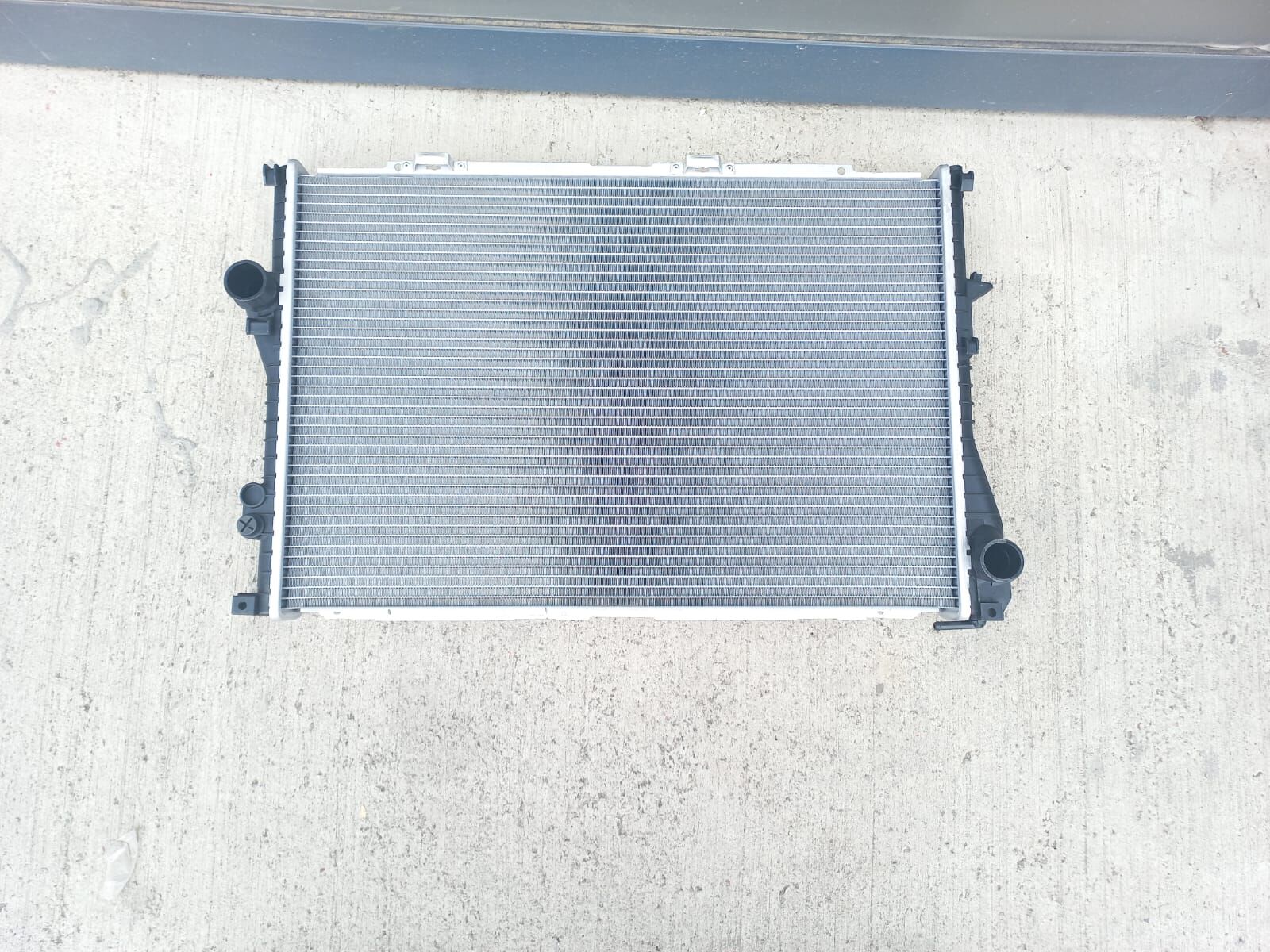 BMW 5 SERİSİ SU RADYATÖRÜ E38.E39.540 YAN SANAYİ