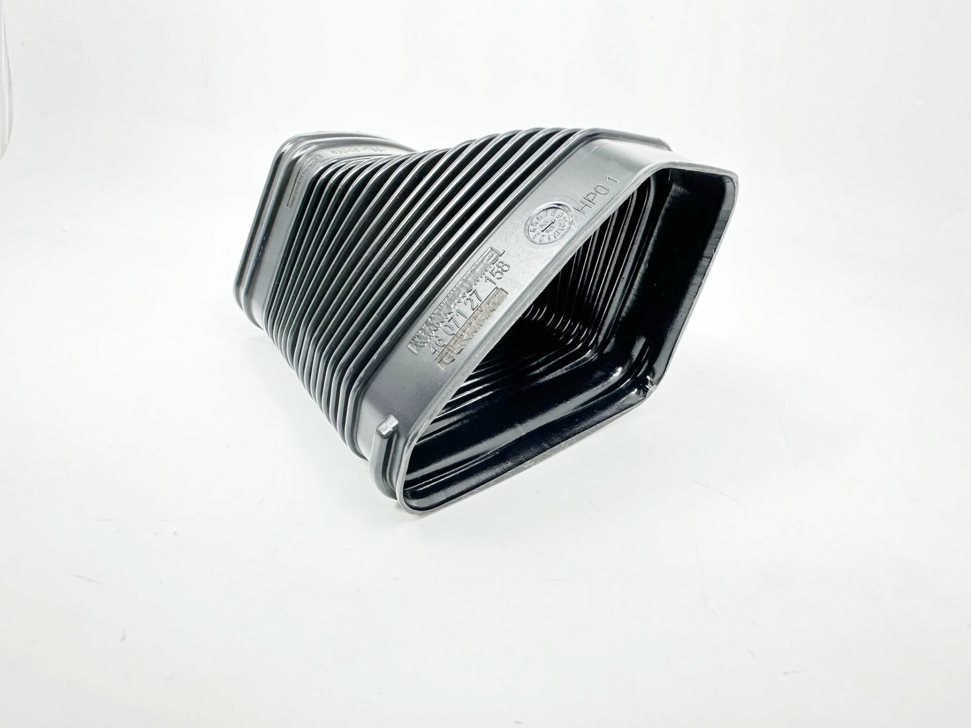 BMW 1-3 SERİSİ HAVA FİLTRE ARA BORUSU E87.E90 YAN SANAYİ