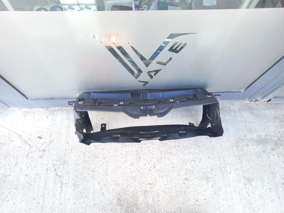 BMW 3 SERİSİ RADYATÖR ÜST HAVA KANALI F30 YAN SANAYİ