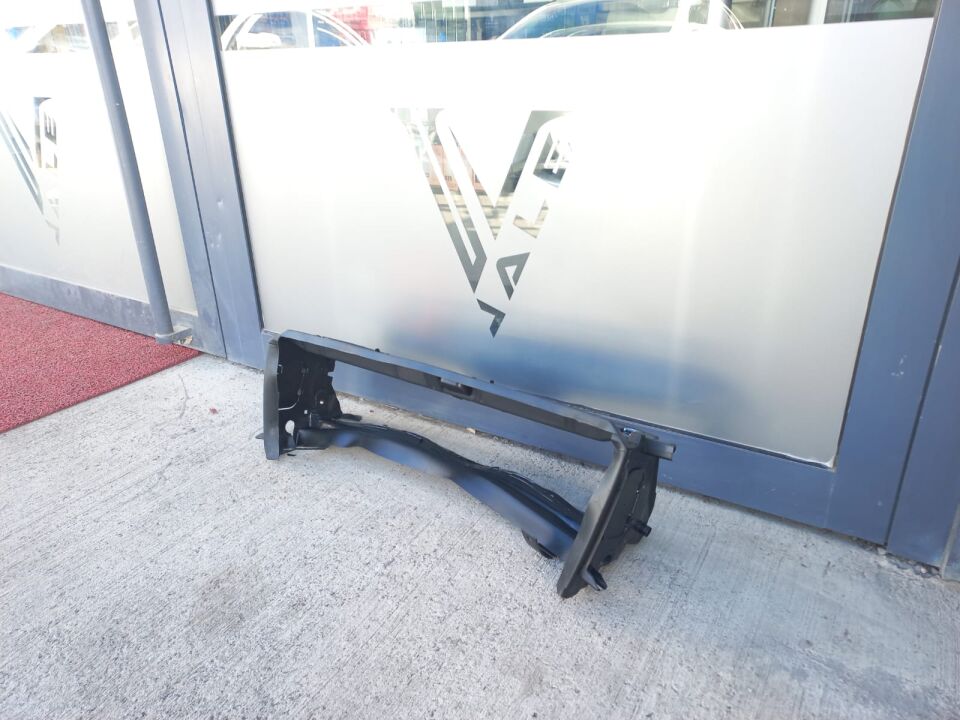 BMW 3 SERİSİ RADYATÖR ÜST HAVA KANALI F30 YAN SANAYİ