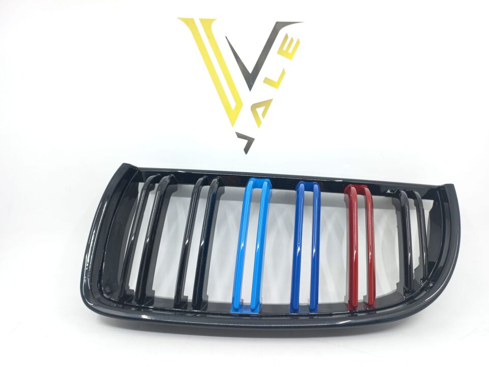 BMW 3 SERİSİ PANJUR BÖBREK TAKIMI PARLAK SİYAH - M - E90 YAN SANAYİ