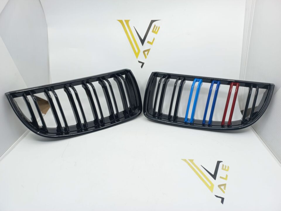 BMW 3 SERİSİ PANJUR BÖBREK TAKIMI PARLAK SİYAH - M - E90 YAN SANAYİ