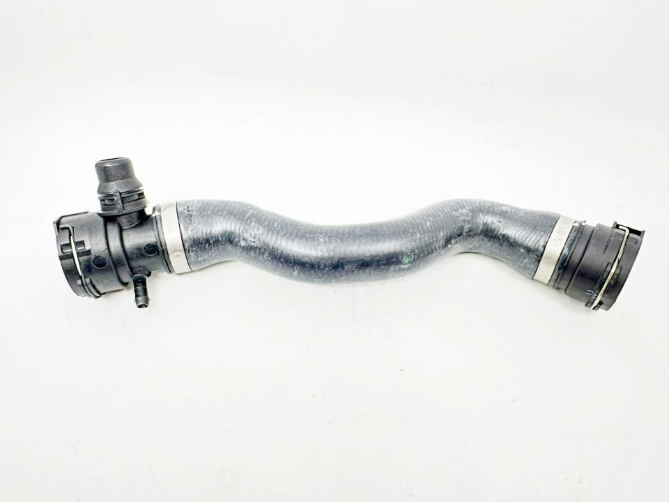 BMW 5 SERİSİ RADYATÖR ÜST HORTUMU F10 YAN SANAYİ