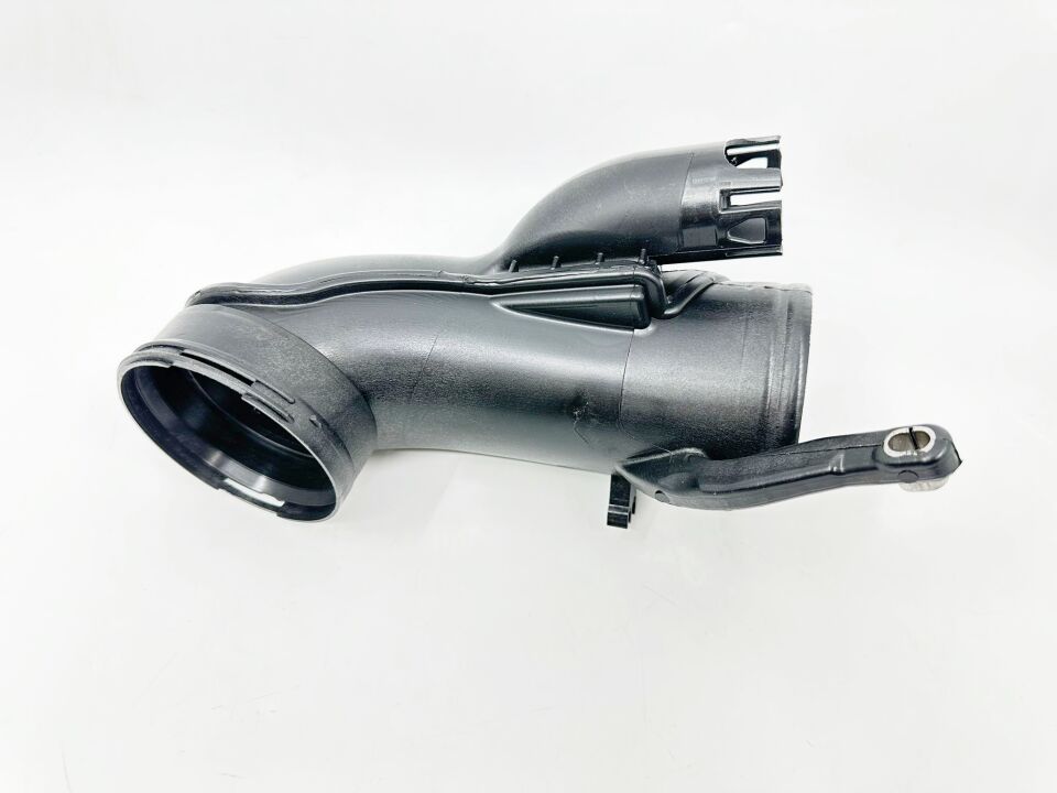 BMW 5 SERİSİ TEMİZ HAVA BORUSU - ALT YARIM - F10 YAN SANAYİ