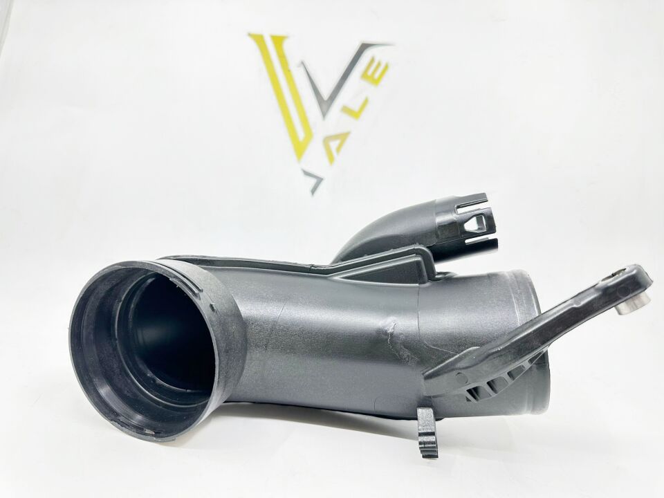 BMW 5 SERİSİ TEMİZ HAVA BORUSU - ALT YARIM - F10 YAN SANAYİ