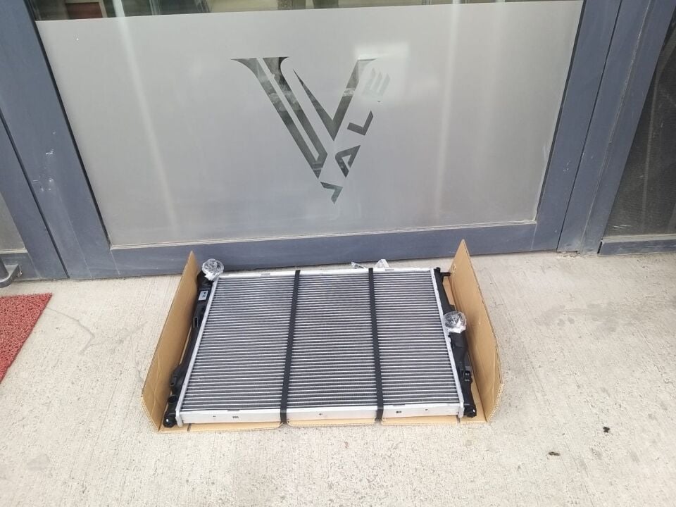 BMW 1-3 SERİSİ SU RADYATÖRÜ - OTOMATİK - E87.E90.E92.X1 VALEO