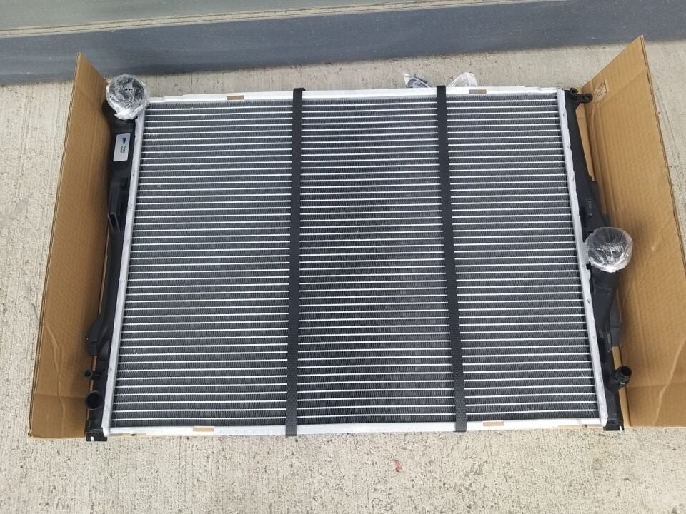 BMW 1-3 SERİSİ SU RADYATÖRÜ - OTOMATİK - E87.E90.E92.X1 VALEO