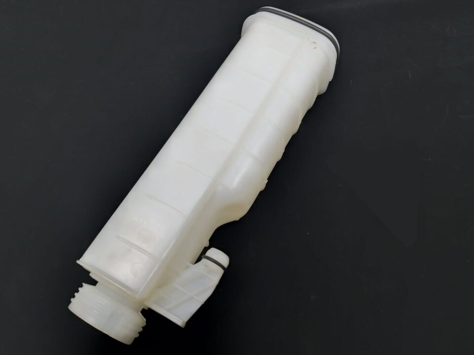 BMW 3-5 SERİSİ RADYATÖR SU DEPOSU E30.E34.E36.E39 BEHR