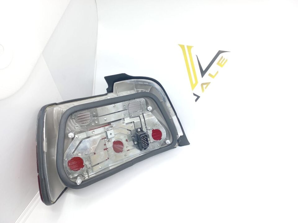 BMW 3 SERİSİ STOP LAMBASI BEYAZ - R - E36/4 DEPO