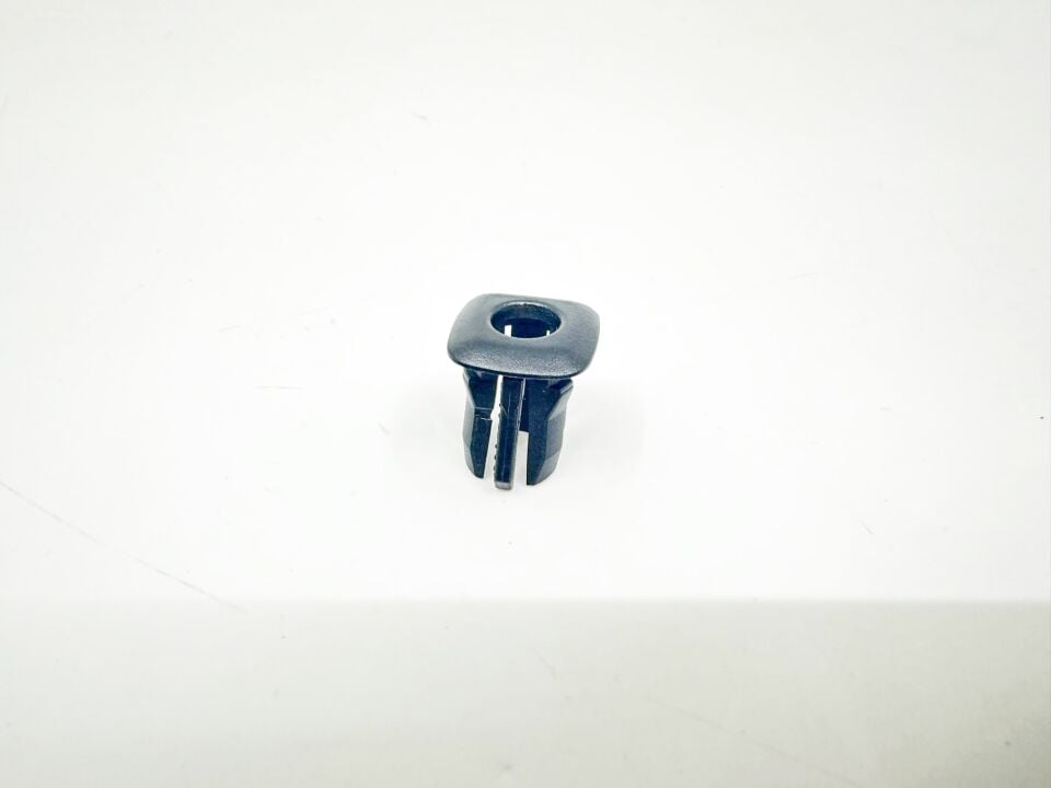 BMW 5 SERİSİ KAPI DÖŞEME KİLİT DİL ÇERÇEVESİ F10 ORJNAL