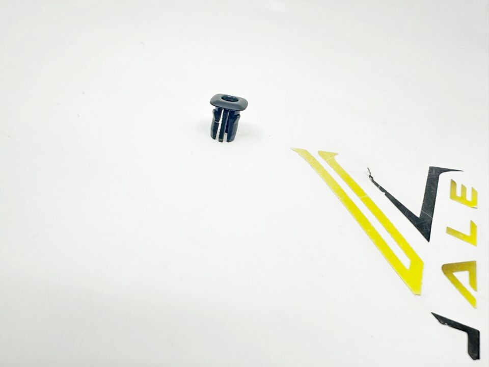 BMW 5 SERİSİ KAPI DÖŞEME KİLİT DİL ÇERÇEVESİ F10 ORJNAL