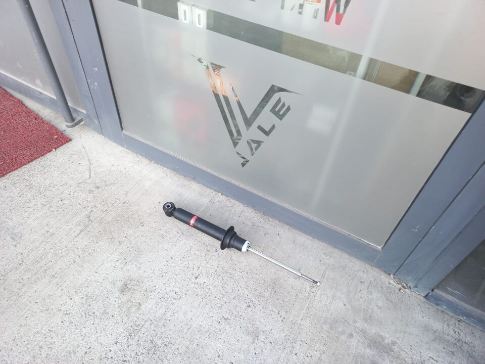 BMW 5 SERİSİ ARKA AMORTİSÖR E39 YAN SANAYİ