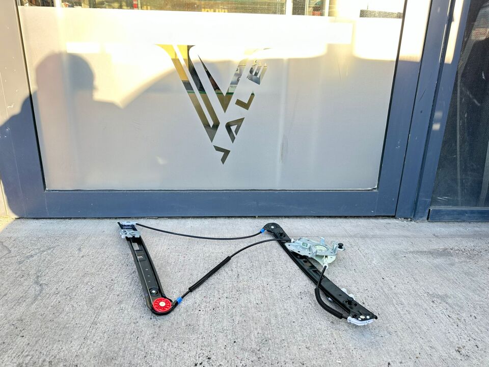 BMW 3 SERİSİ ÖN CAM MEKANİZMASI MOTORSUZ - L - E46/4 YAN SANAYİ
