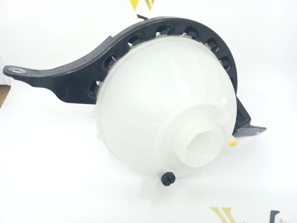 BMW 5 SERİSİ RADYATÖR SU DEPOSU F10.520i YAN SANAYİ