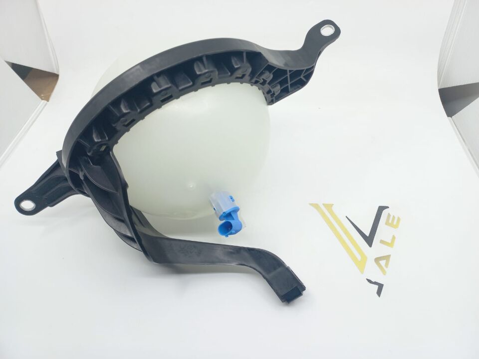 BMW 5 SERİSİ RADYATÖR SU DEPOSU F10.520i YAN SANAYİ