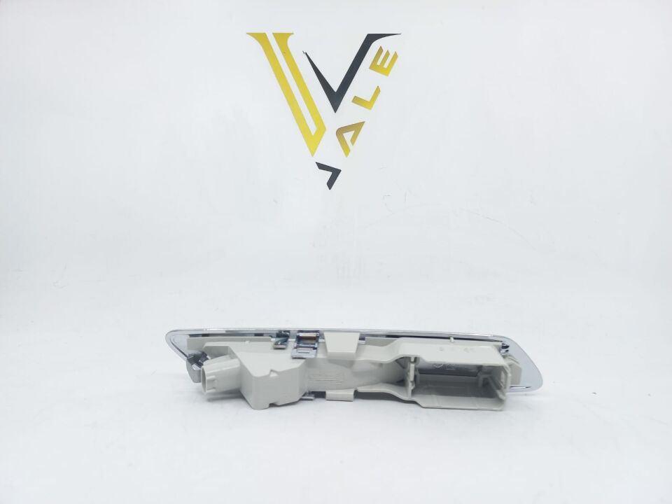 BMW 5 SERİSİ ÖN ÇAMURLUK SİNYALİ - R - F10 HELLA