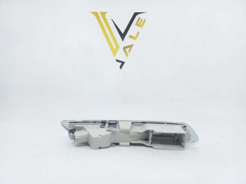 BMW 5 SERİSİ ÖN ÇAMURLUK SİNYALİ - R - F10 HELLA
