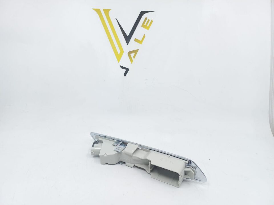 BMW 5 SERİSİ ÖN ÇAMURLUK SİNYALİ - R - F10 HELLA