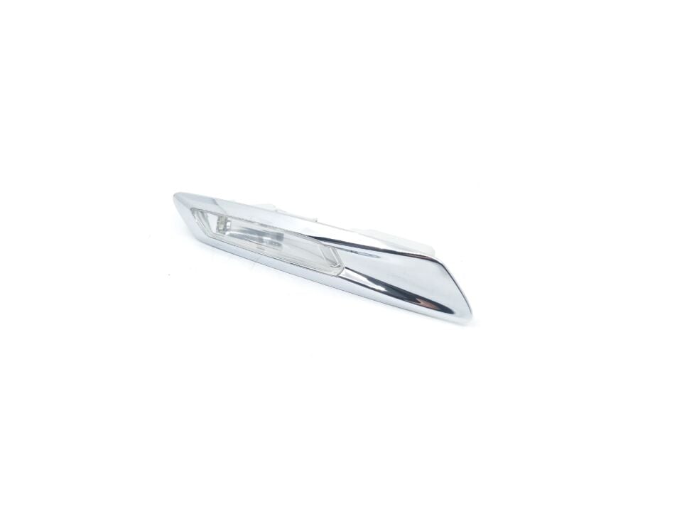 BMW 5 SERİSİ ÖN ÇAMURLUK SİNYALİ - L - F10 HELLA