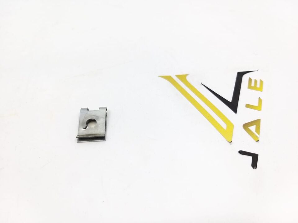 BMW BÜTÜN ARAÇLAR SAC SEGMAN  8 LİK CİVATA KLİPS E30.E36.E46.E90.E60 10 LU YAN SANAYİ