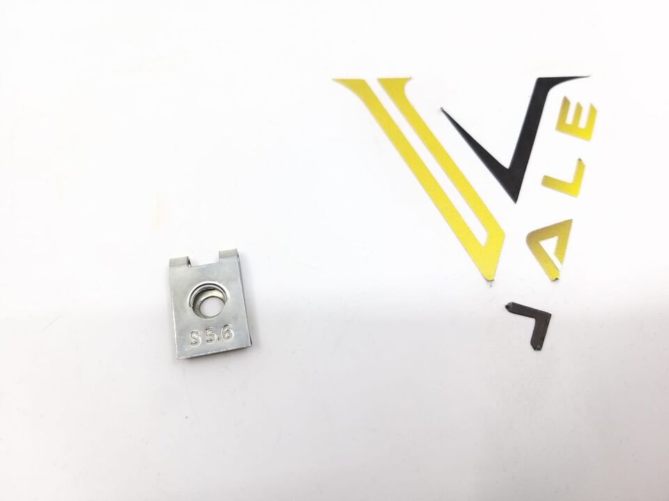 BMW BÜTÜN ARAÇLAR SAC SEGMAN  8 LİK CİVATA KLİPS E30.E36.E46.E90.E60 10 LU YAN SANAYİ