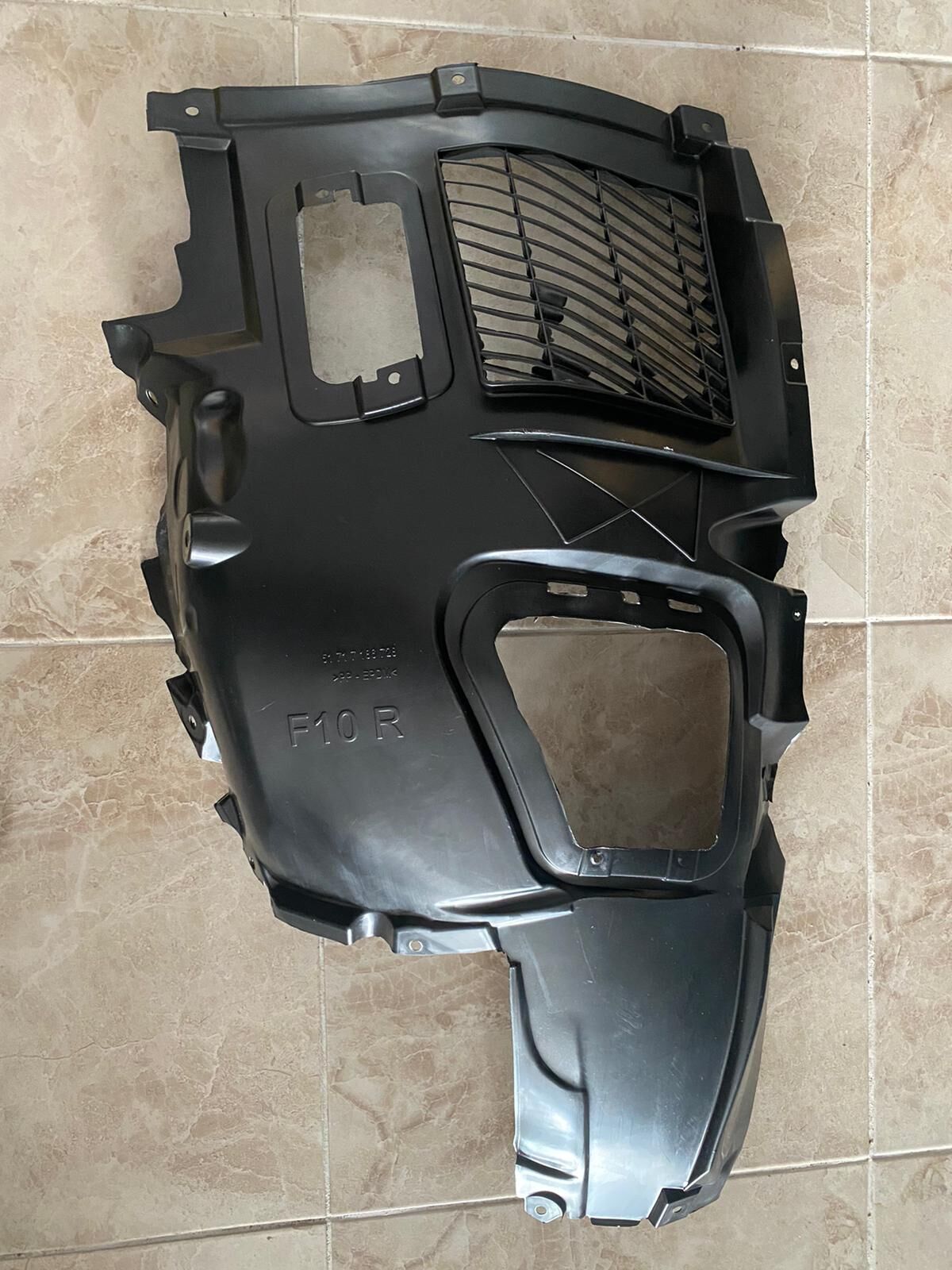 BMW 5 SERİSİ ÖN ÇAMURLUK ÖN DAVLUMBAZI - R - SAĞ F10 YAN SANAYİ