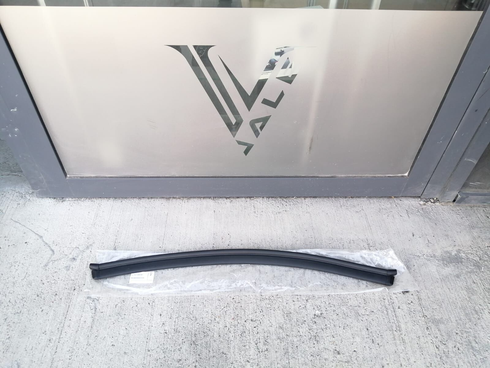 BMW 5 SERİSİ MOTOR KAPUT ÖN LASTİĞİ F10 ORJİNAL