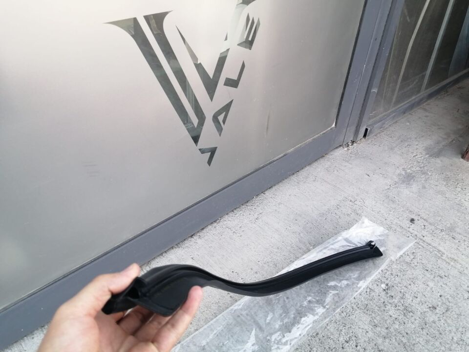 BMW 5 SERİSİ MOTOR KAPUT ÖN LASTİĞİ F10 ORJİNAL