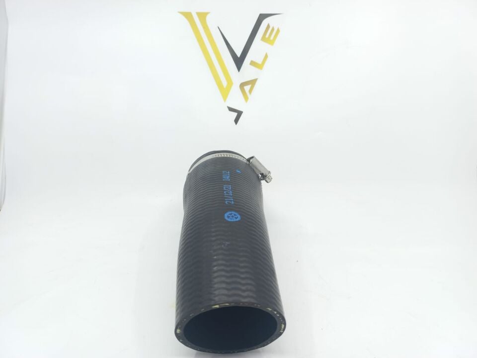 BMW 5 SERİSİ TURBO HORTUMU ÜSTE GELEN E60.520d. YAN SANAYİ