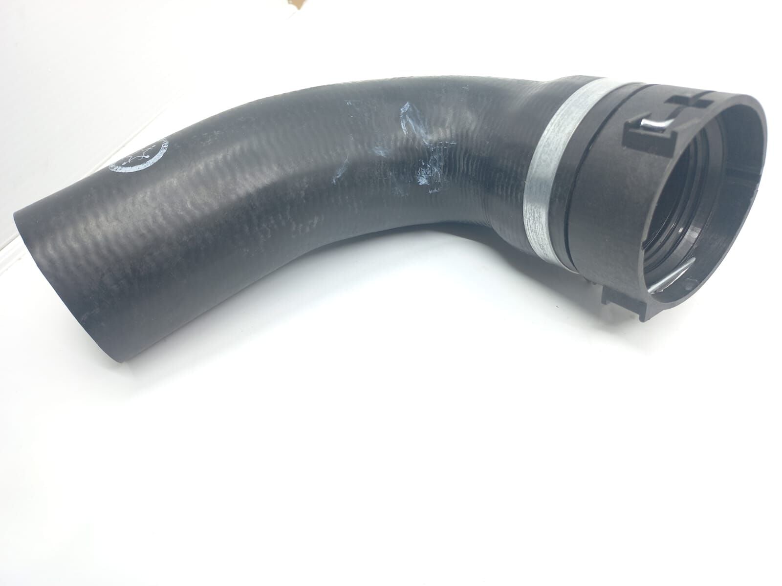 BMW 5 SERİSİ TURBO HORTUMU ALTA GELEN E60.520d. YAN SANAYİ