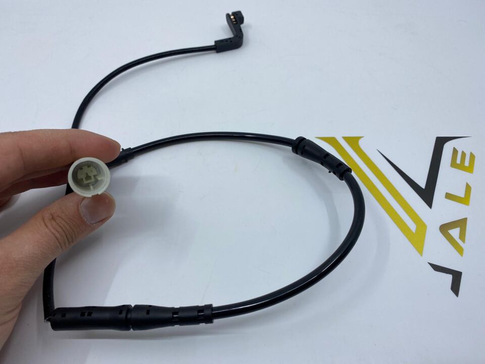 BMW 5 SERİSİ ARKA BALATA İKAZ FİŞİ E60 YAN SANAYİ