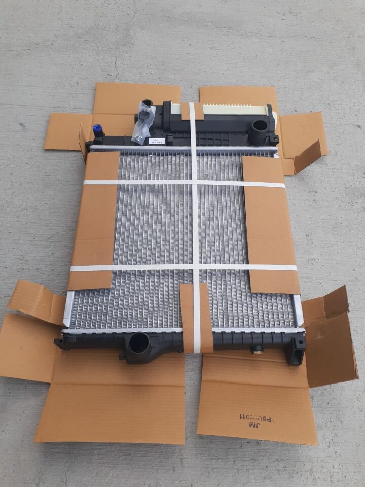 BMW 3 SERİSİ SU RADYATÖRÜ 440 X 440 X 30 E36 A/C YAN SANAYİ